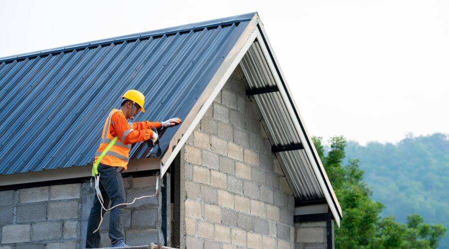 Expert Emergency Roof Repairs services in Carrollton, OH